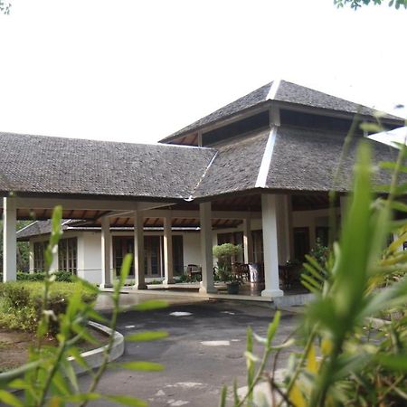 Rungan Sari Meeting Center&Resort Guhung Bagian luar foto