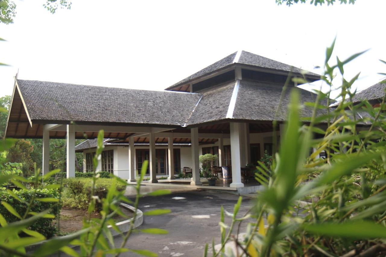 Rungan Sari Meeting Center&Resort Guhung Bagian luar foto