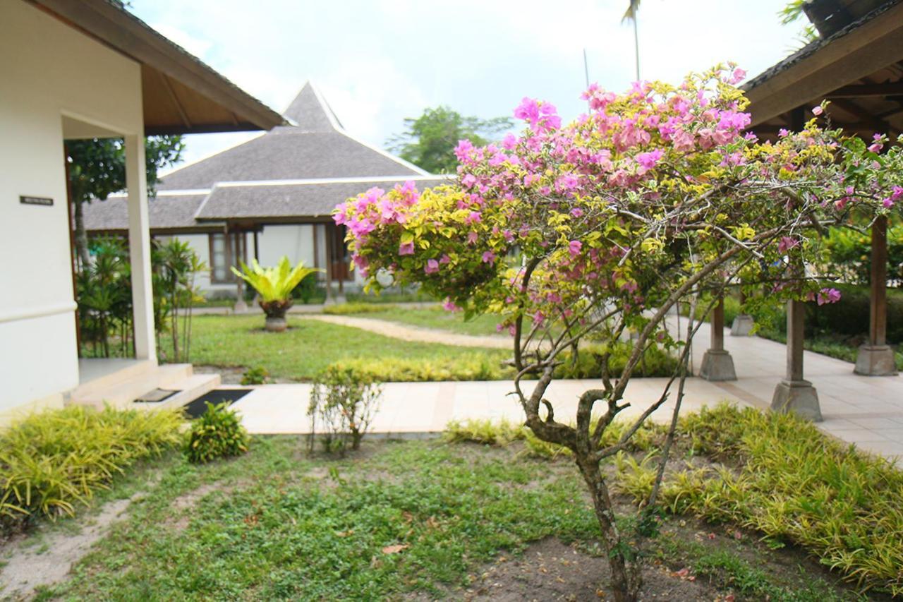 Rungan Sari Meeting Center&Resort Guhung Bagian luar foto